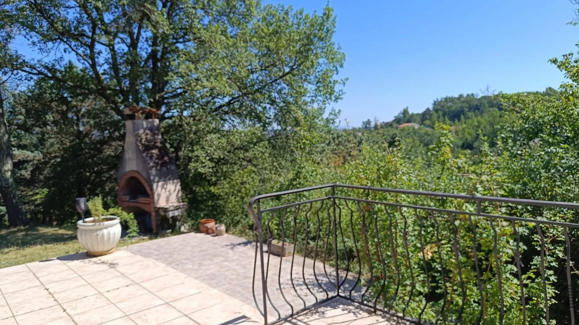 Charmante Maison Familiale A Realmont-Tarn 0*,