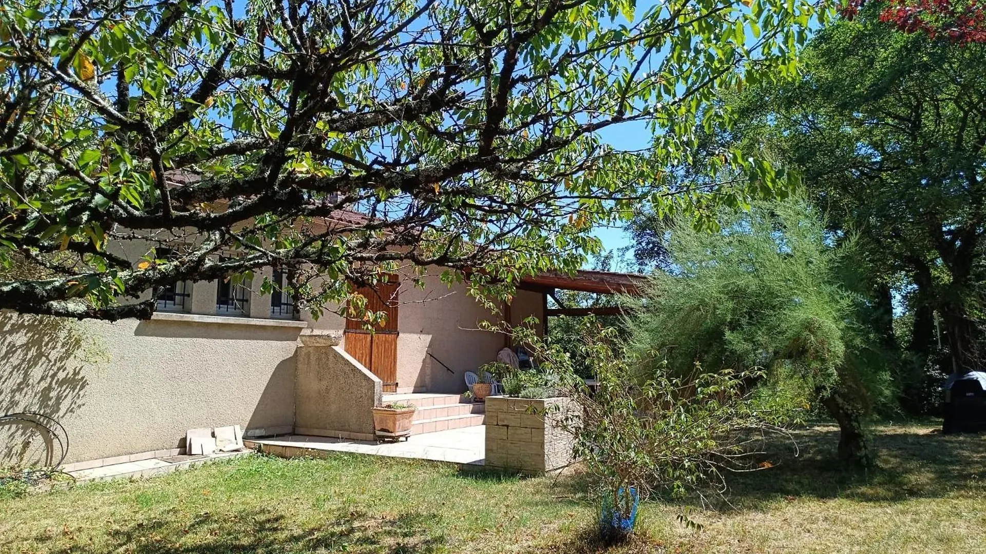 Charmante Maison Familiale A Realmont-Tarn Γαλλία